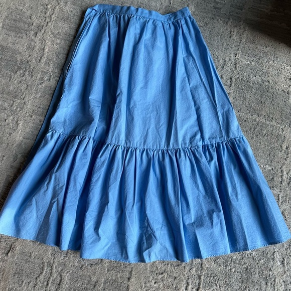 J Crew Ruffle Wrap Midi Skirt
A Line Tie Periwinkle Blue Size 4 - Picture 6 of 10